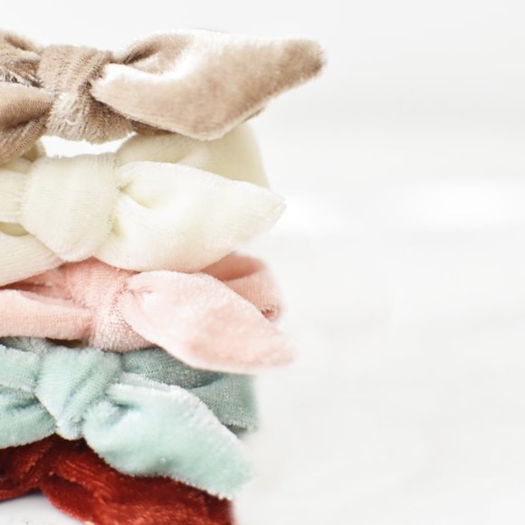 Velvet Lined Alligator Bow Hair Clips Set of 5 - Picture 2 of 4